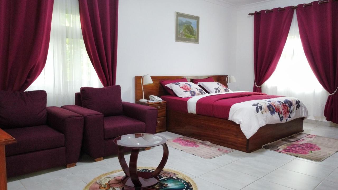Charlestina Beach Resort Ampeni エクステリア 写真
