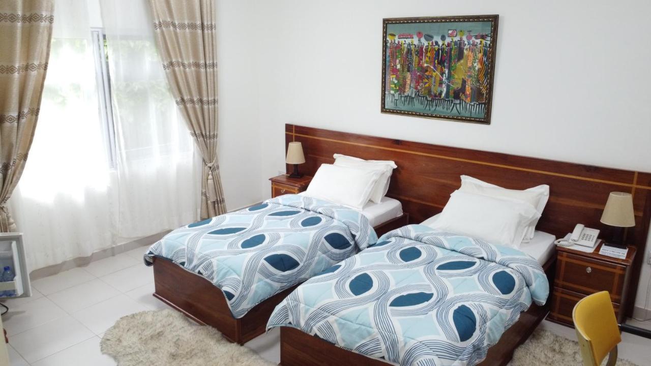 Charlestina Beach Resort Ampeni エクステリア 写真