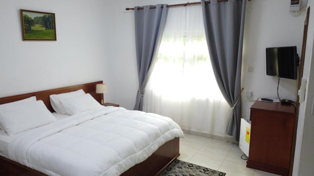 Charlestina Beach Resort Ampeni エクステリア 写真