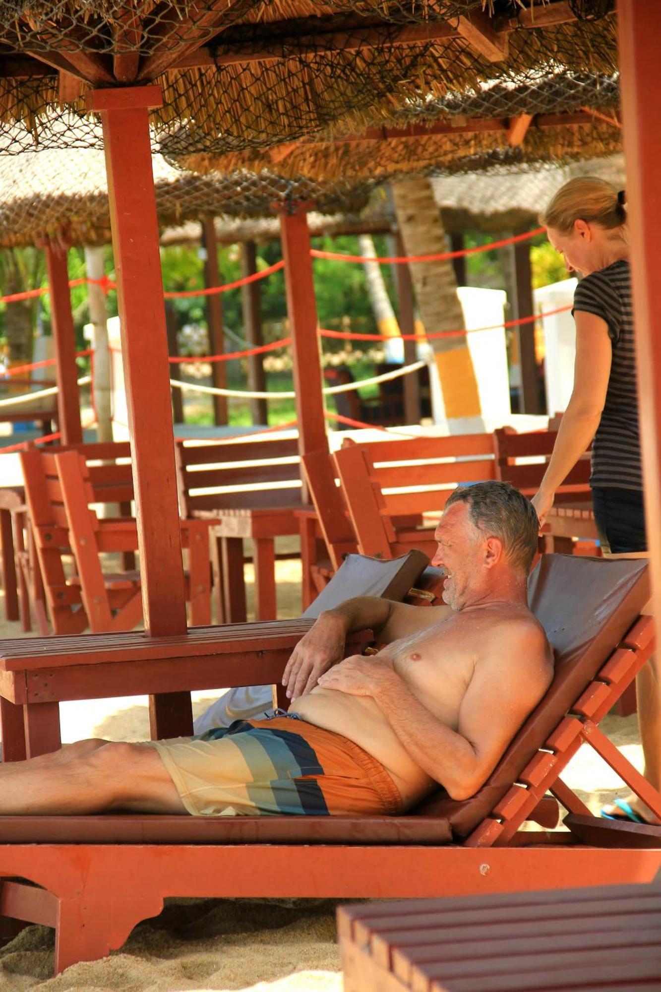 Charlestina Beach Resort Ampeni エクステリア 写真