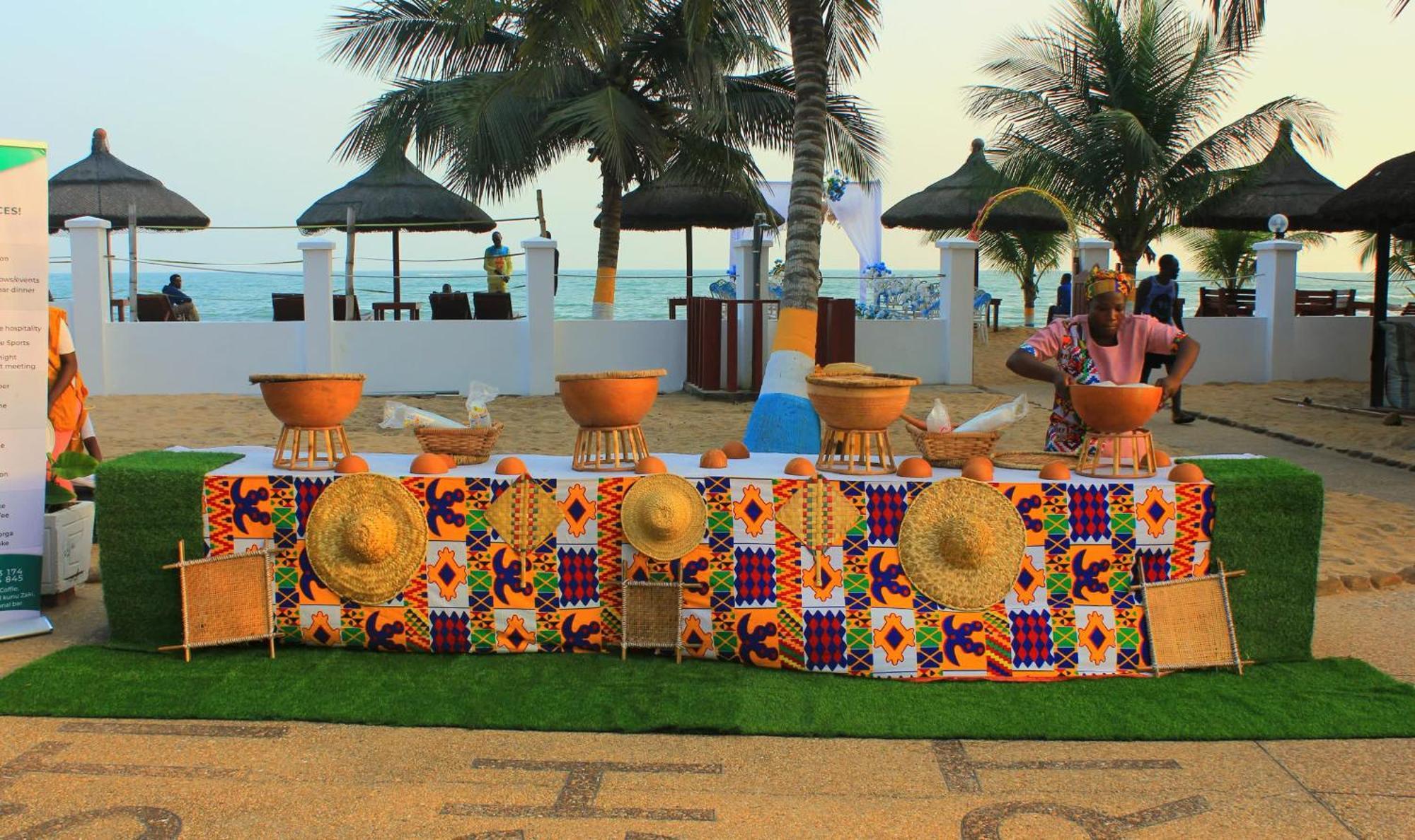 Charlestina Beach Resort Ampeni エクステリア 写真