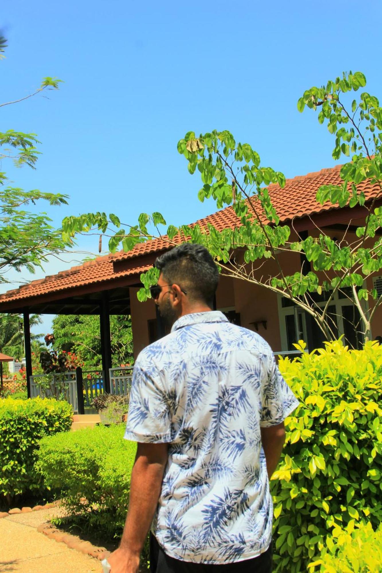 Charlestina Beach Resort Ampeni エクステリア 写真